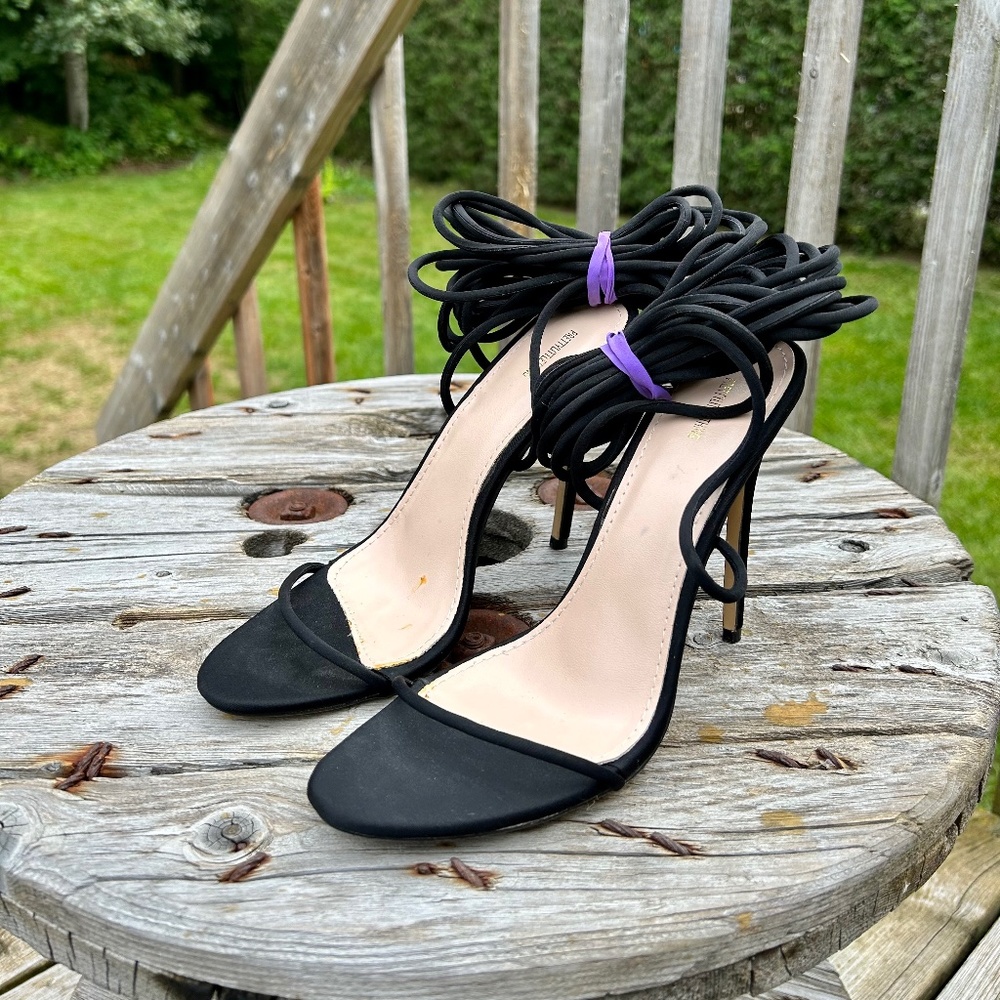 PrettyLittleThing | Tie up straps sandals